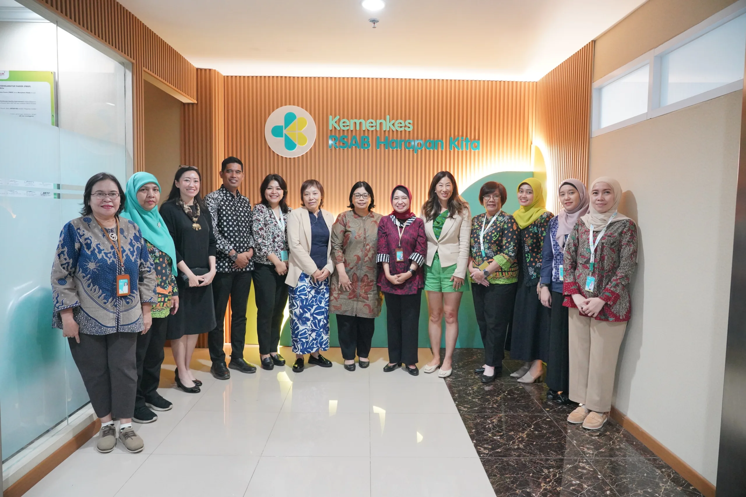 RSAB HARAPAN KITA TERIMA KUNJUNGAN CHILDREN MEDICAL FOUNDATION