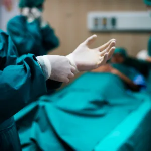 CARA MENGHADAPI KETAKUTAN PASIEN SEBELUM OPERASI: STRATEGI PSIKOLOGIS DAN DUKUNGAN SOSIAL