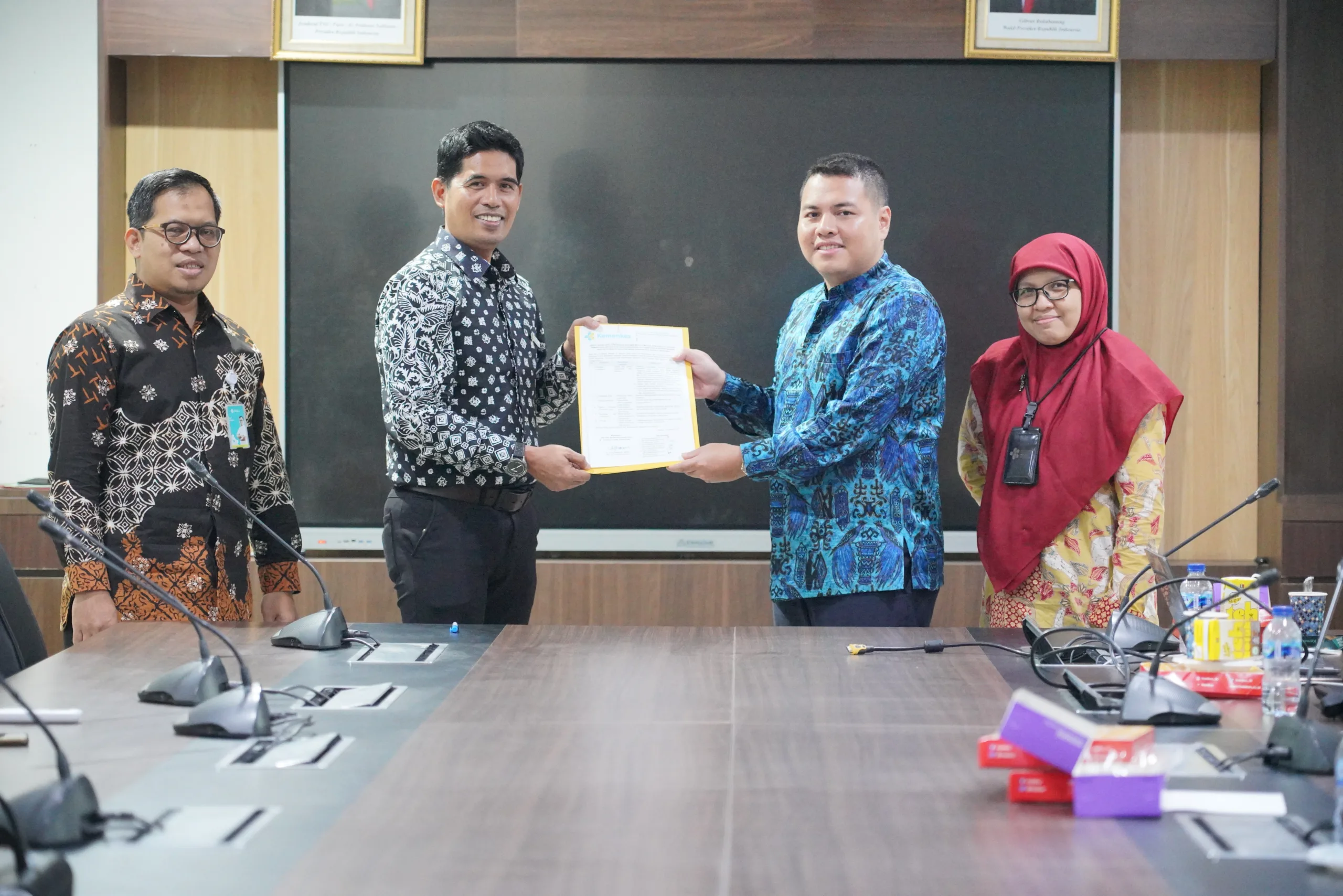 PEMANTAUAN DAN EVALUASI KINERJA PENYELENGGARAAN PELAYANAN PUBLIK: LANGKAH STRATEGIS RSAB HARAPAN KITA MENUJU PELAYANAN PRIMA