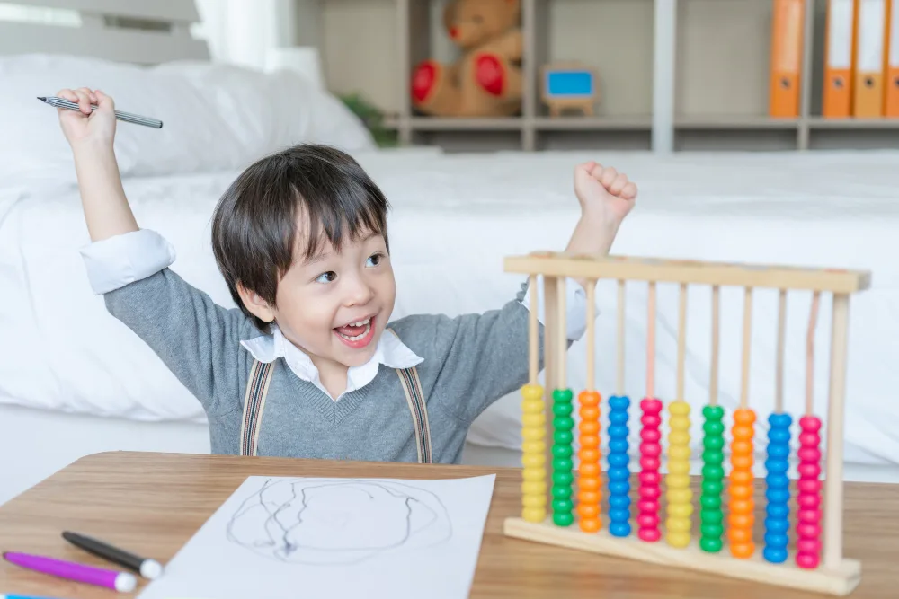 MENGENAL PERKEMBANGAN BAYI DAN ANAK